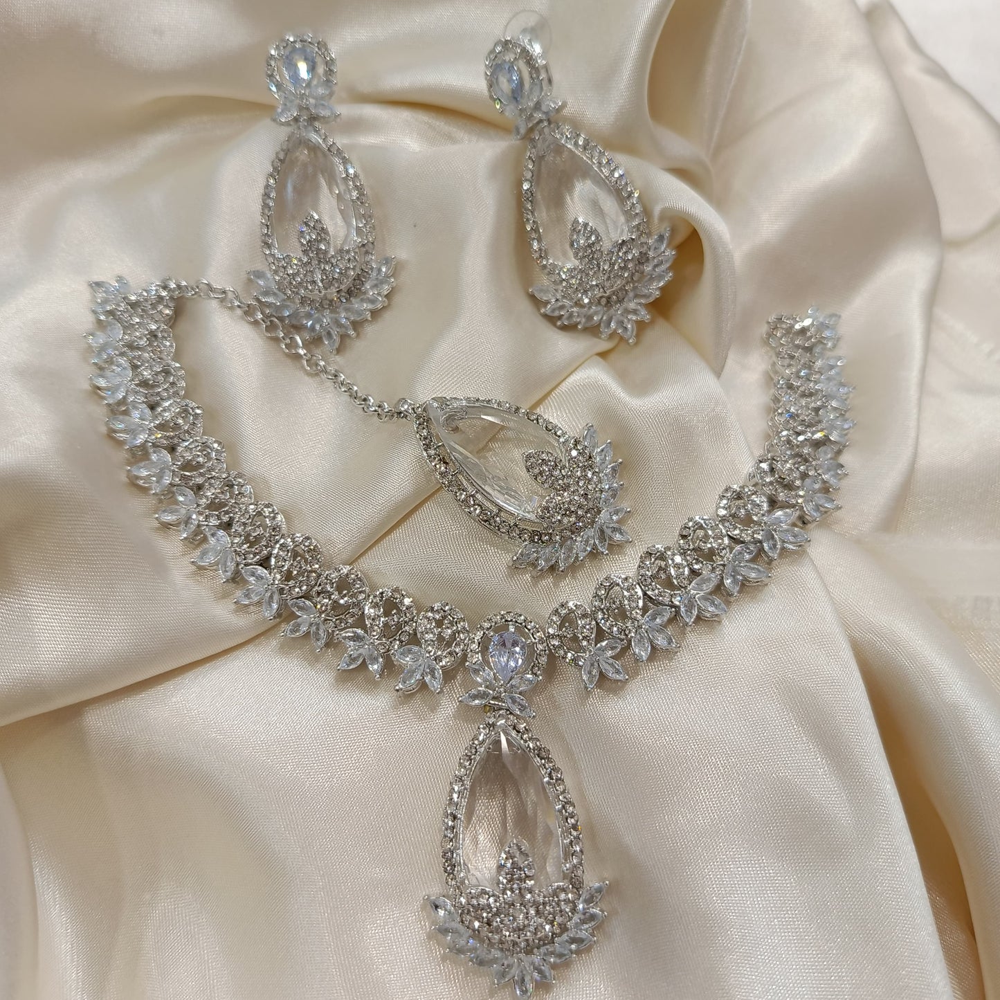 Bazm-e-Zewar Necklace Set, Symbolizing Prosperity and Grace