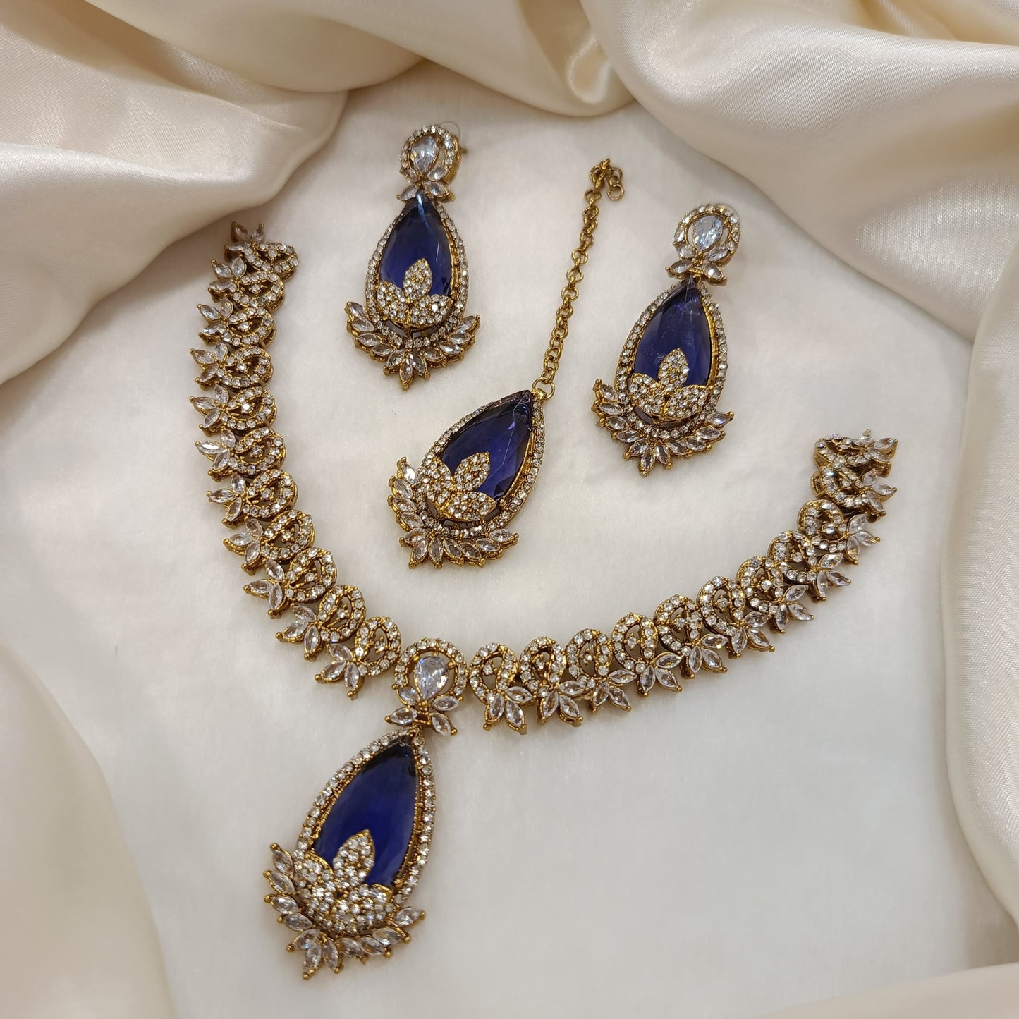 Bazm-e-Zewar Necklace Set, Symbolizing Prosperity and Grace