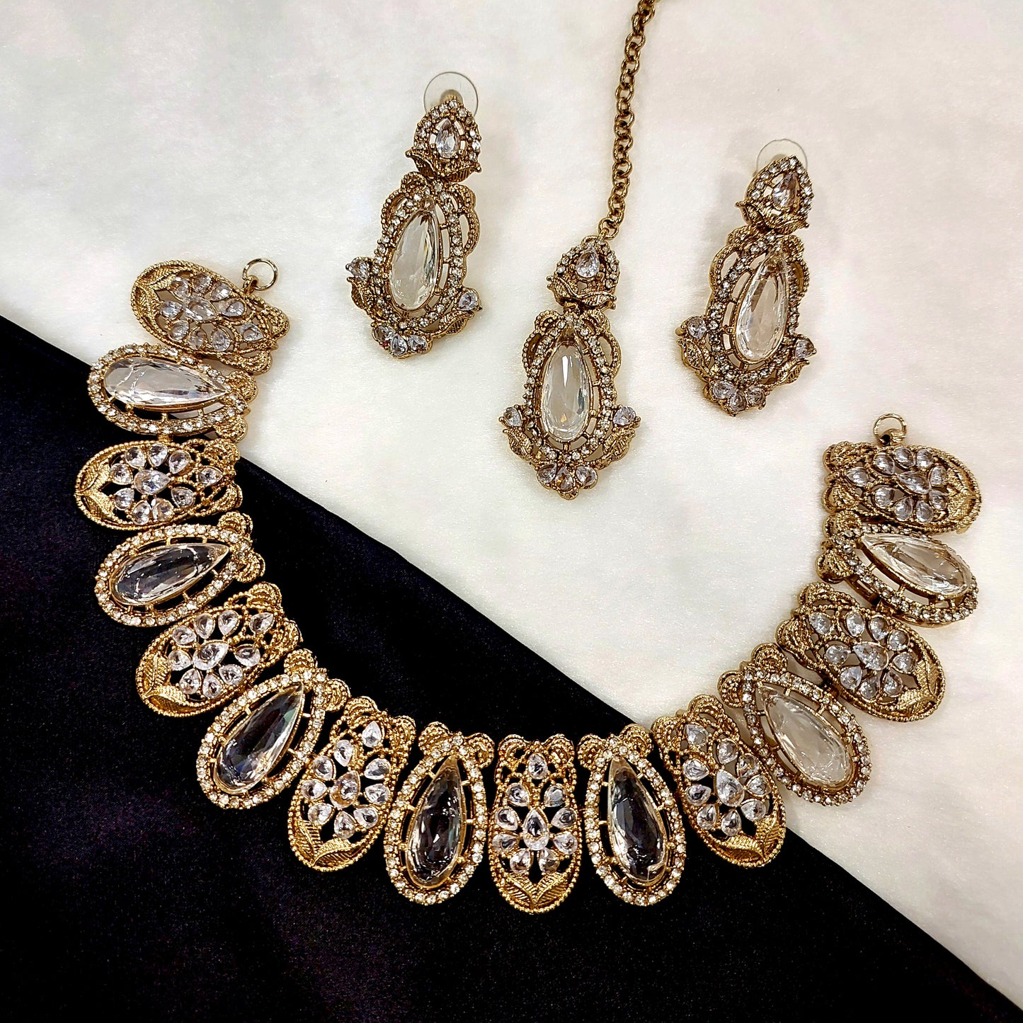 Necklace Set with Earrings and Tikka, Delicate Adornment of the Artisan
