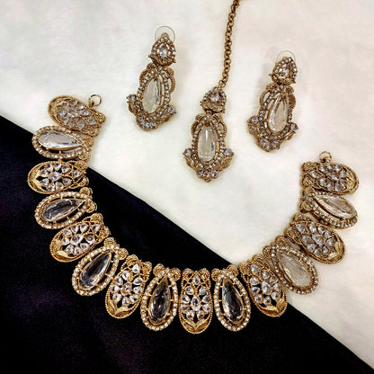 Necklace Set with Earrings and Tikka, Delicate Adornment of the Artisan