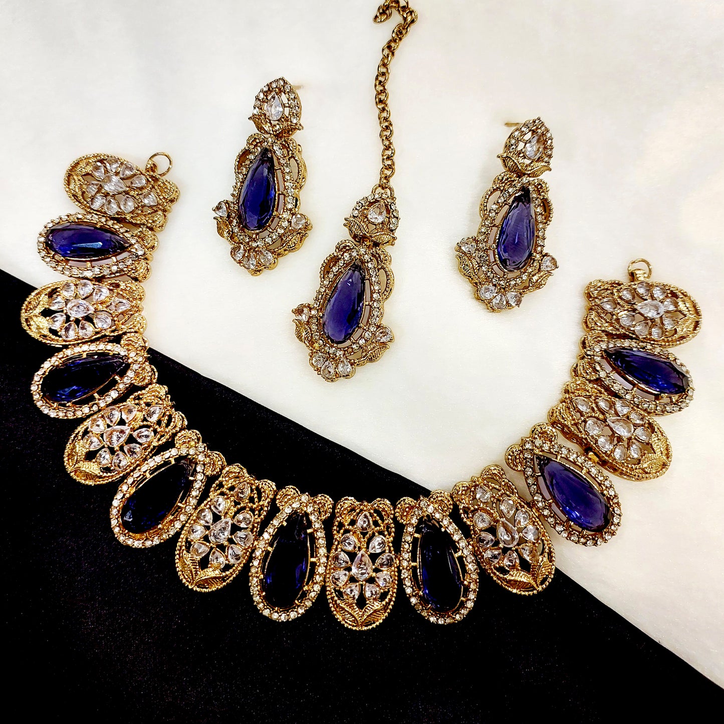 Necklace Set with Earrings and Tikka, Delicate Adornment of the Artisan