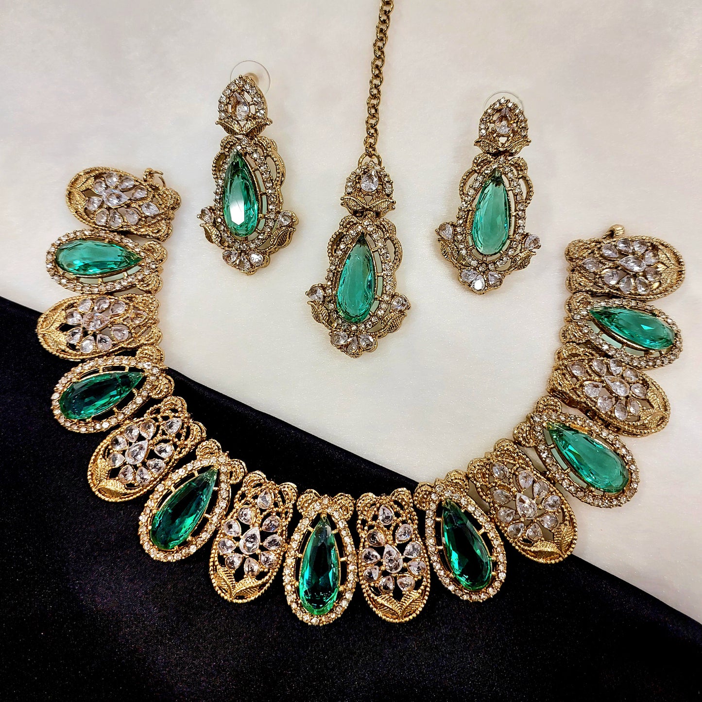 Necklace Set with Earrings and Tikka, Delicate Adornment of the Artisan